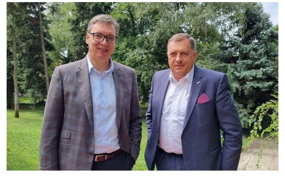 Macron reminds Vučić of Bosnia, Dodik thanks Belgrade and warns of revenge after court sentence