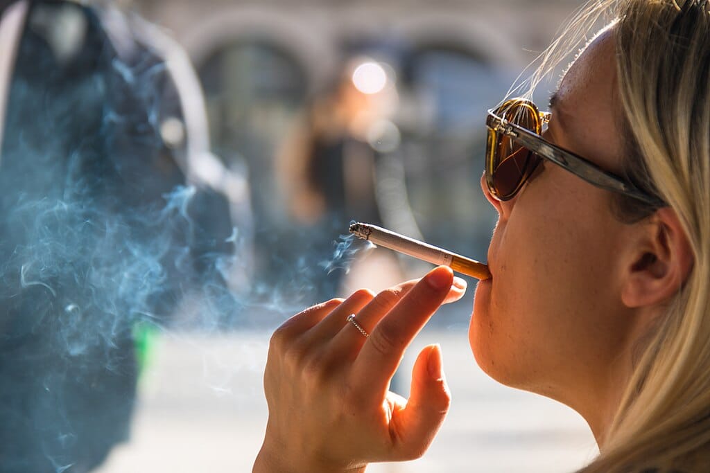 Smoking in Greece , Europe