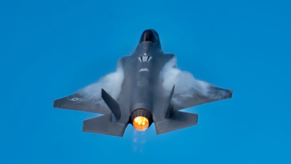 F-35 and F-16 Viper Fighters: Poland Is Sending a Message to Russia U.S. Air Force Maj. Melanie “Mach” Kluesner, the pilot for the F-35A Demonstration Team, performs aerial maneuvers in a USAF F-35A Lightning II during the practice day before the airshow at Jacksonville Naval Air Station, Florida, on 18 October, 2024. The practice day ensures that the team is able to safely and properly display the power, agility, and lethality of America's 5th generation fighter jet. (U.S. Air Force photo by Senior Airman Nicholas Rupiper)
