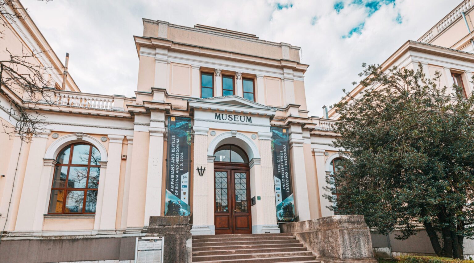 Bosnian national museum says proceeds from display of Sarajevo Haggadah will go to 'helping Palestine'