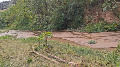 Tramo seco del río Nizao, en la comunidad de El Roblegal, Las Barías, Baní