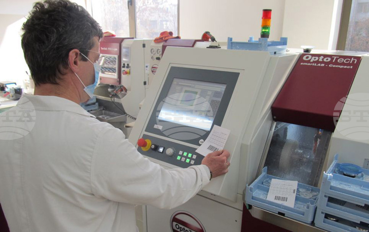 How One Bulgarian Lab Holds Its Ground in the Prescription Lens Market