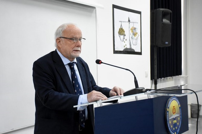 Oxford University history professor: Kosovo should inform the world more about its ancient history