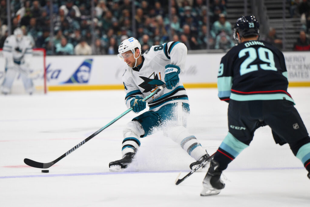 Jan Rutta Signs Two-Year Deal With Switzerland’s Geneve-Servette HC Jan Rutta Signs Two-Year Deal With Switzerland's Geneve-Servette HC