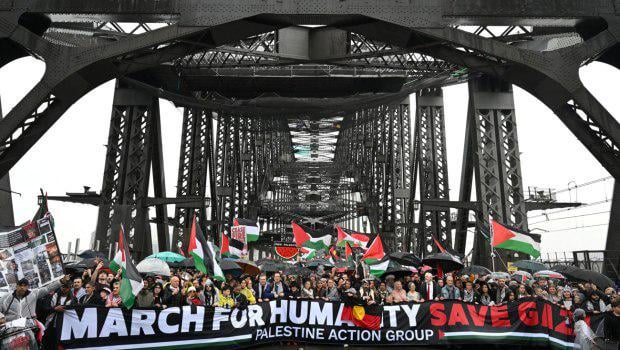 From Europe to Australia: Mass Mass on the Sydney Bridge to end the slaughter in Gaza