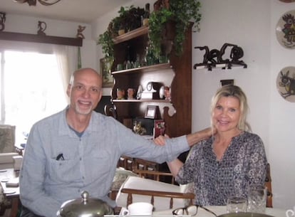 Richard y Susan Cope, Pareja estadounidenses exiliados por las politicas de Trump. Foto cedida por ellos.