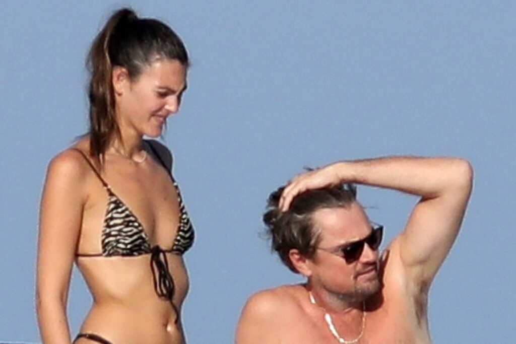 Leonardo DiCaprio, Girlfriend Vittoria Ceretti Kiss on Yacht in Spain Leonardo DiCaprio, Girlfriend Vittoria Ceretti Kiss on Yacht in Spain