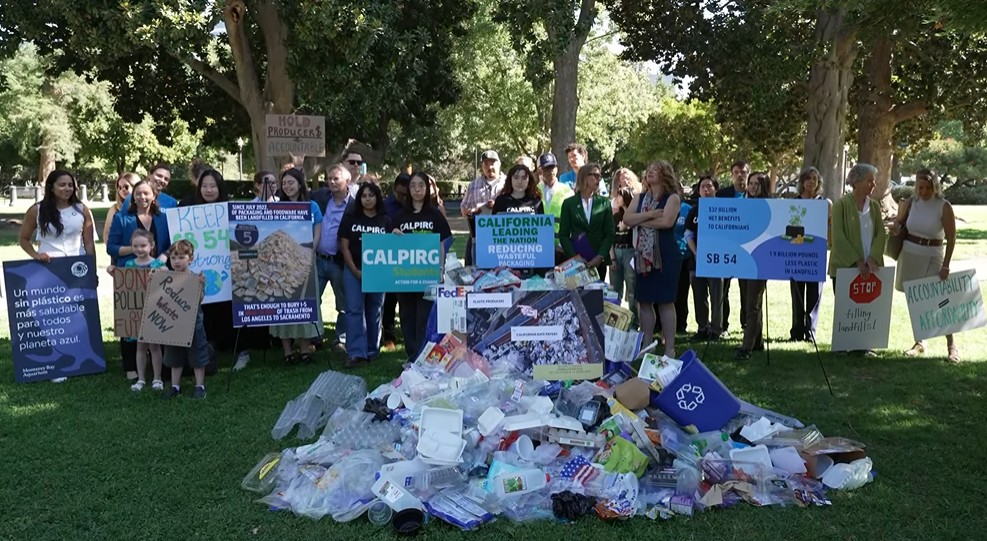 Environmentalists, lawmakers urge Newsom not to weaken plastic pollution law