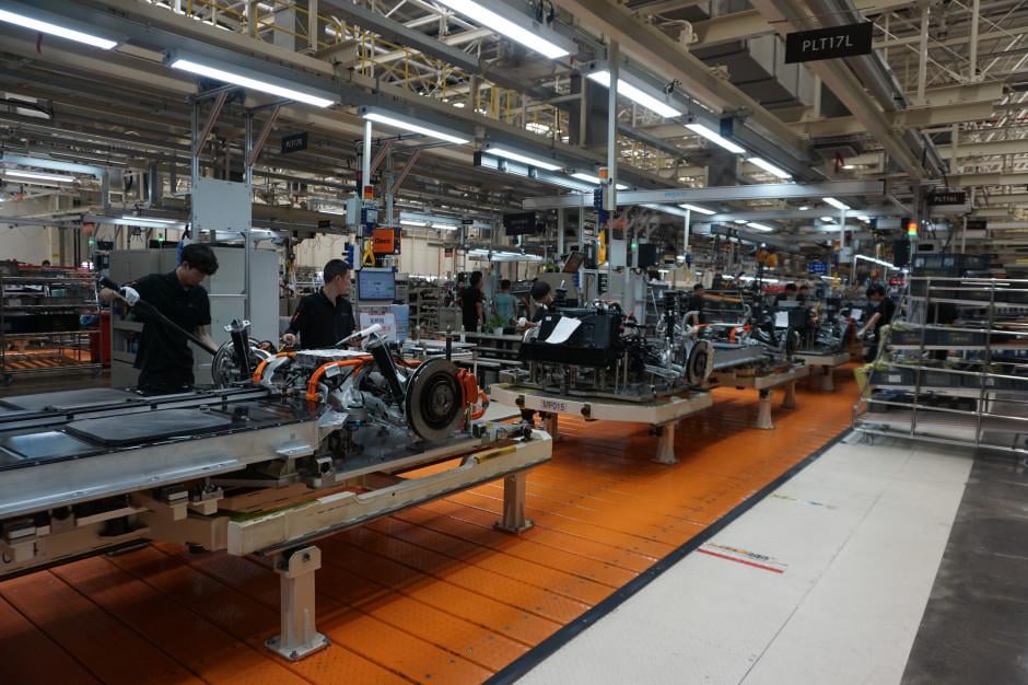 Europe loses 500 jobs a day, mainly in industry. High energy prices hit the industry