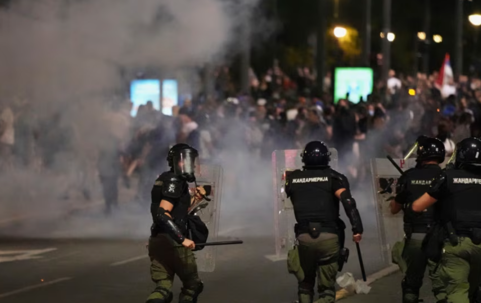 EU Ambassador to Serbia calls for de-escalation and investigations into excessive police use of force