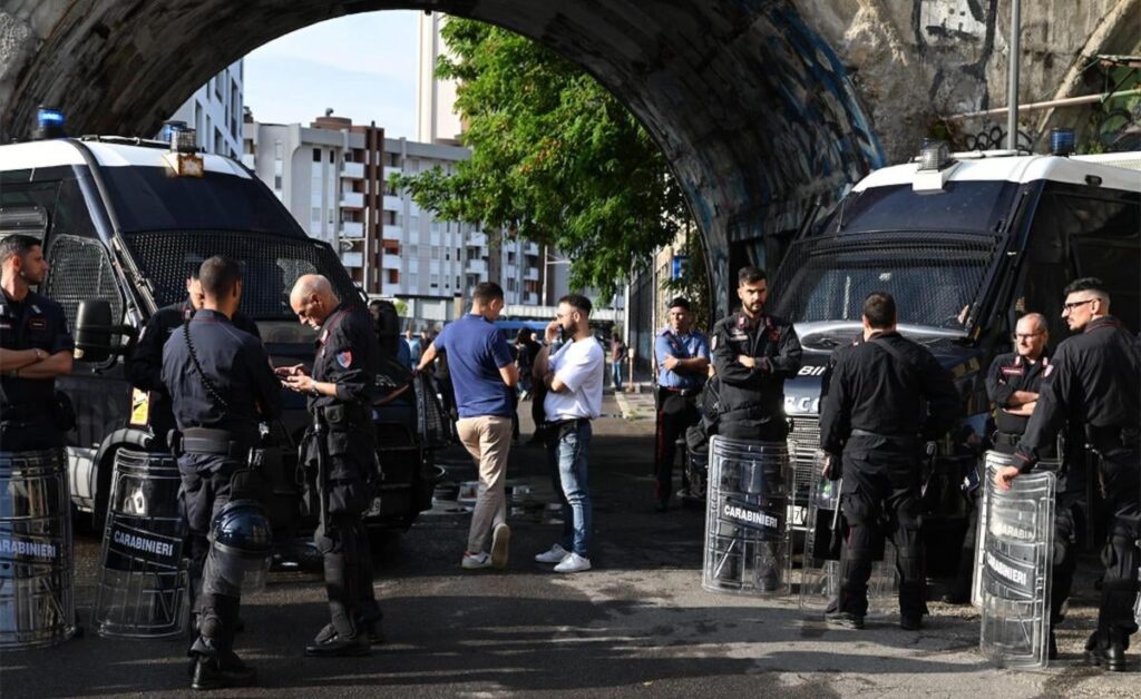 The eviction of Leoncavallo, the historic social center of Milan has begun