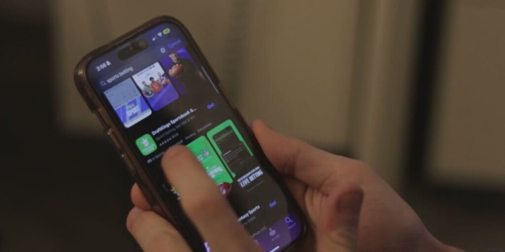 Companies vying for mobile sports betting licenses in Missouri