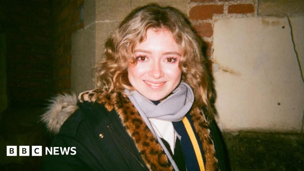 Daughter of prominent conspiracy theorist "obviously" died of untreated cancer, says pathologist