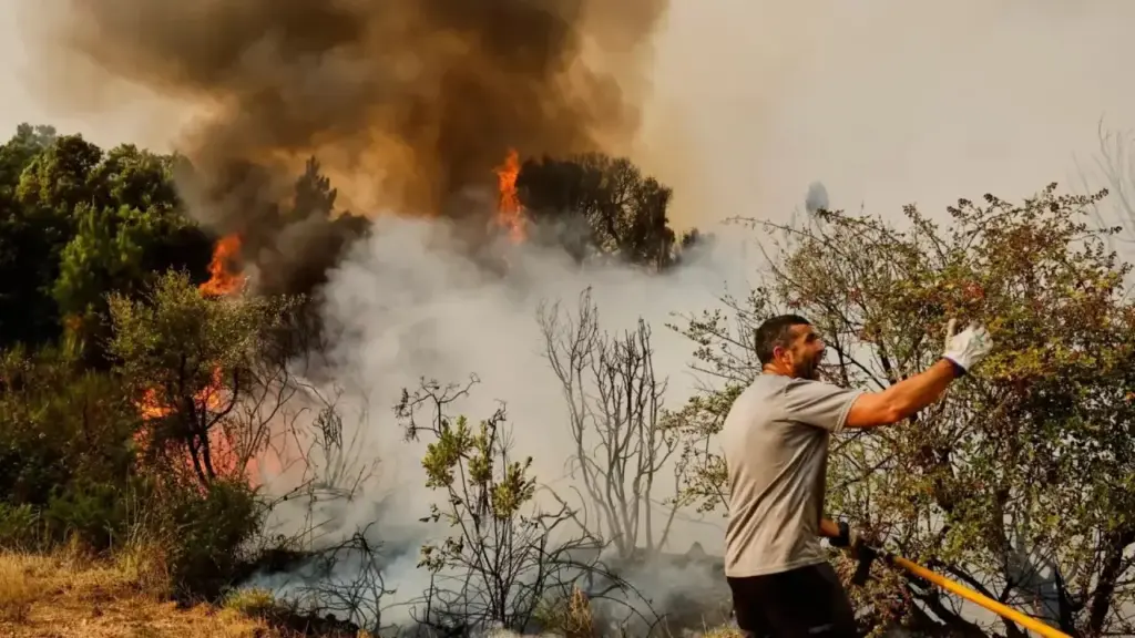 Fires intensify in Europe: Greece, Spain, Portugal in great concern