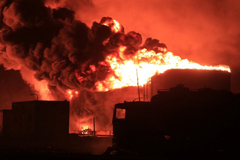 Israel says it carried out a strike on a Houthi energy facility in Yemen  -VIDEO
