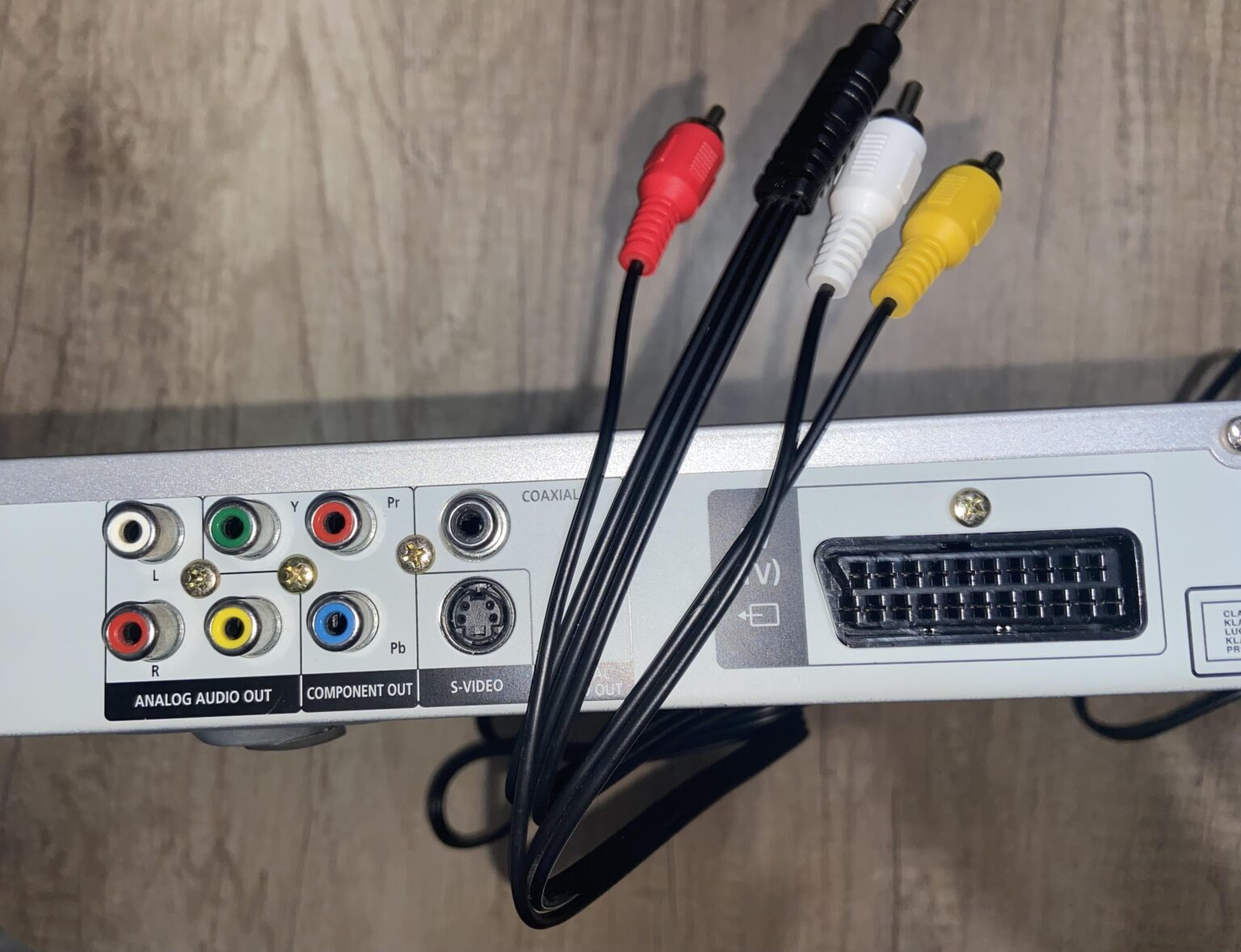 What cable do you work for this DVD? That the one who got the poget do not have the right