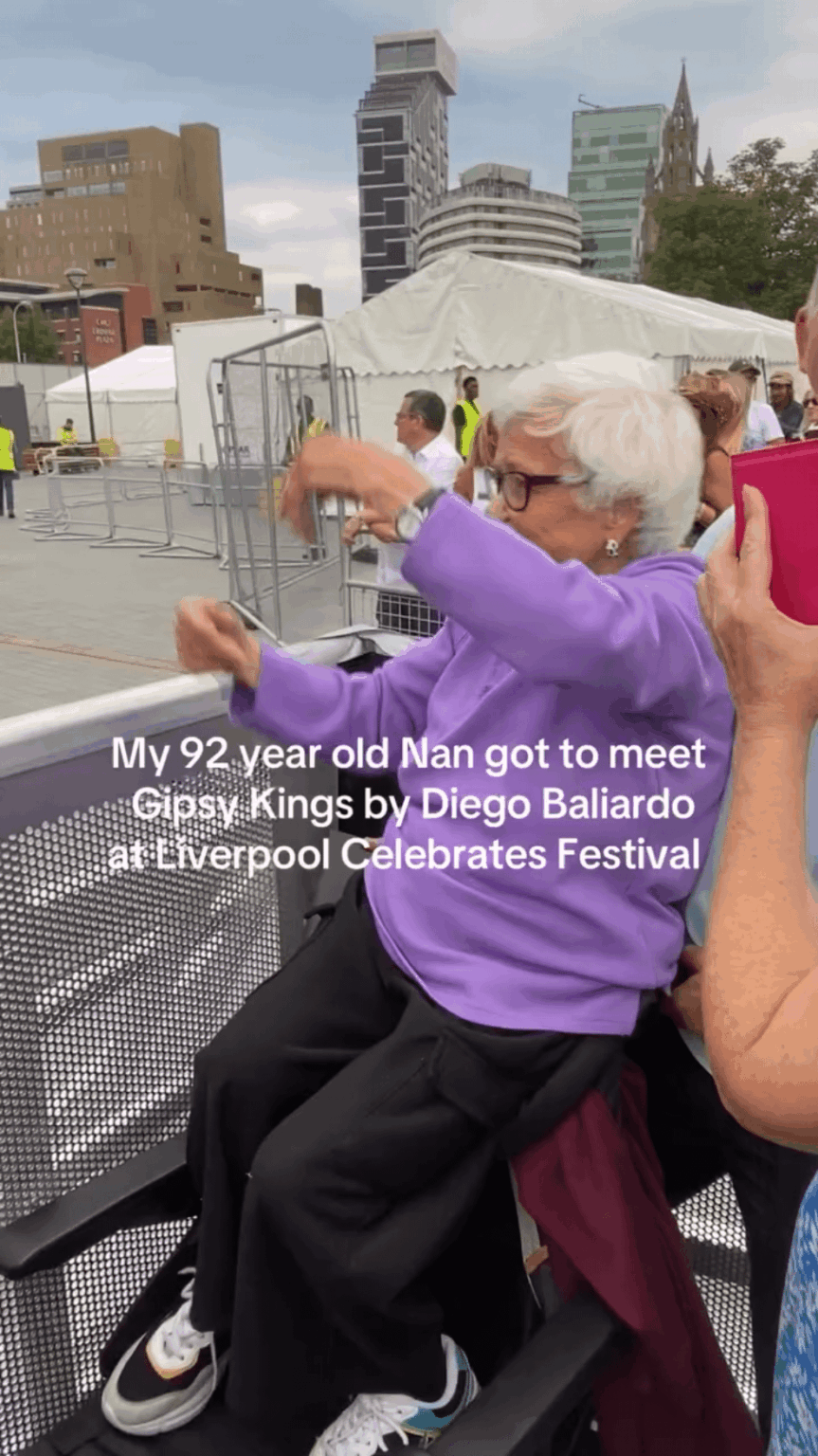 Lovely old lady gets to meet her favourite band Gipsy Kings UK