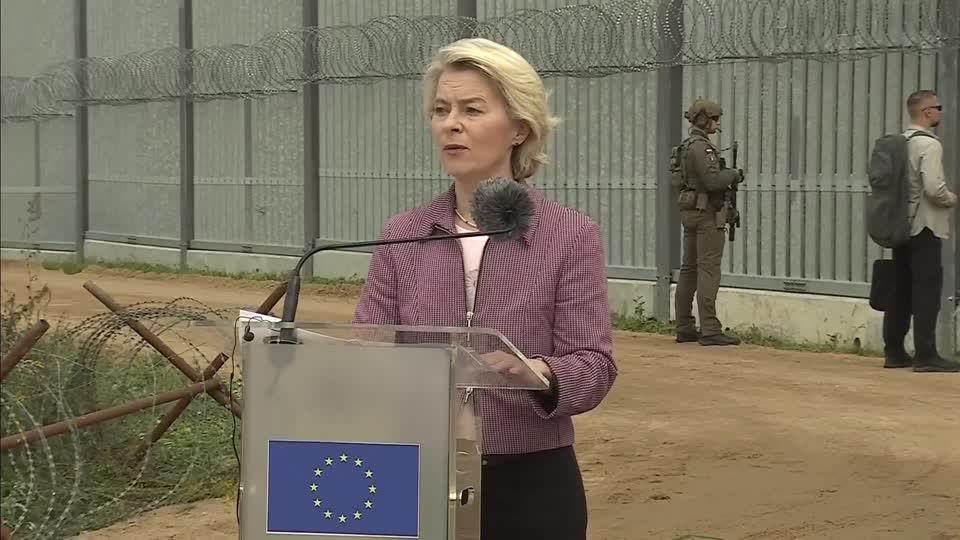 EU chief tours Poland border with Belarus to show support Yahoo news home