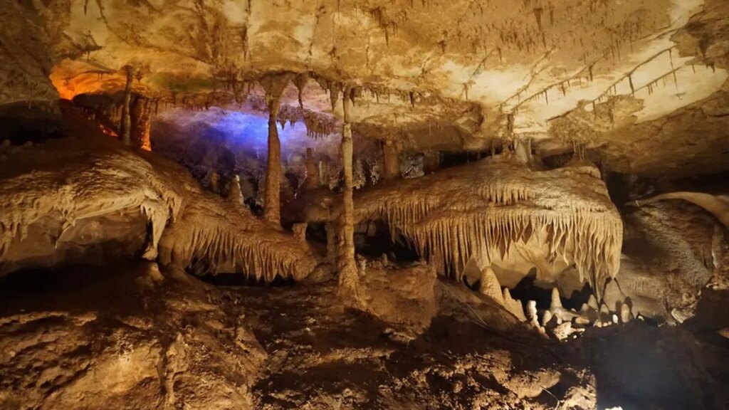 TxDOT Explores Inner Space Cavern in Georgetown with Cutting-Edge 3D Mapping Technology TxDOT Explores Inner Space Cavern in Georgetown with Cutting-Edge 3D Mapping Technology