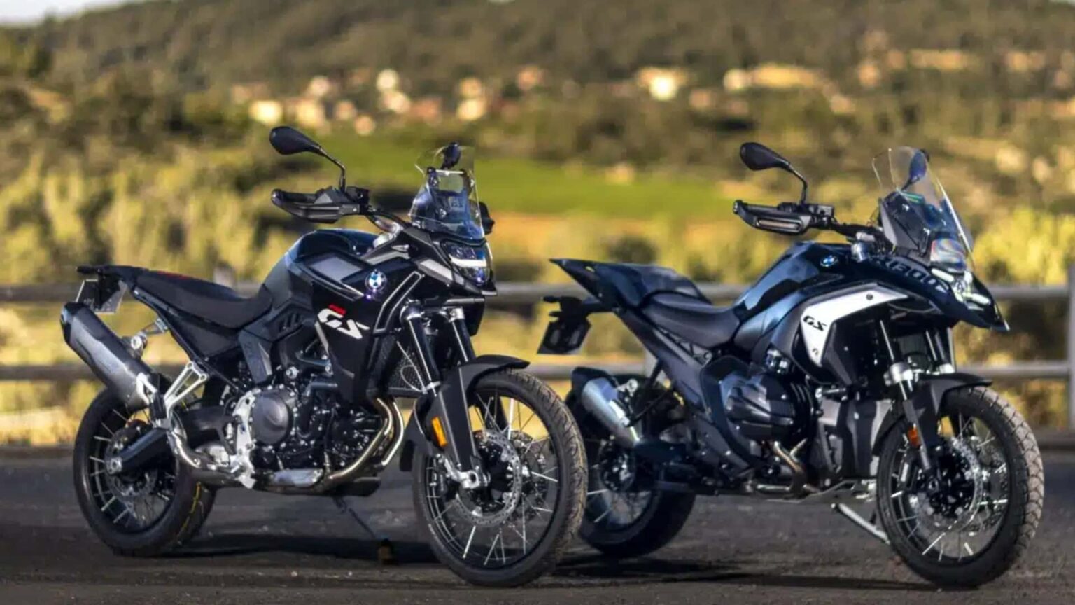 BMW France Is Offering Dark Editions Of the F 900 and R 1300 GS BMW France Is Offering Dark Editions Of the F 900 and R 1300 GS