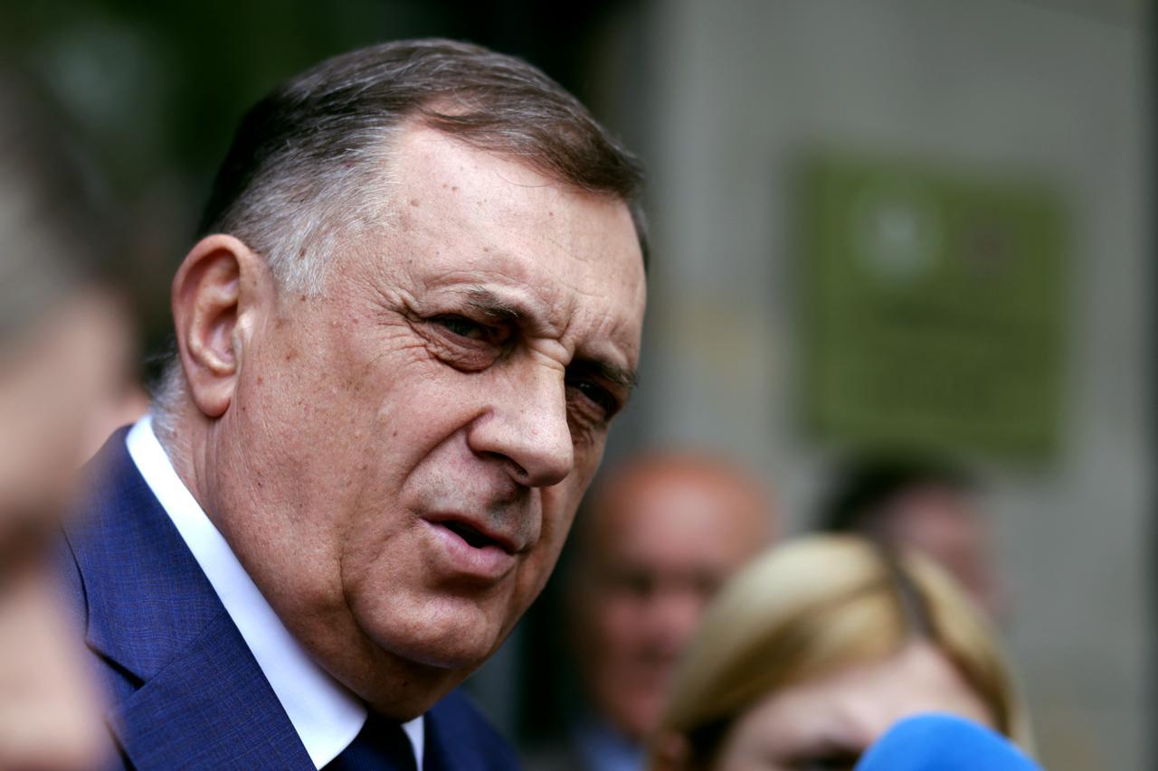 Bosnian Serb leader Milorad Dodik speaks to the media following his visit to the University of East Sarajevo, April 24, 2025. (AFP Photo)