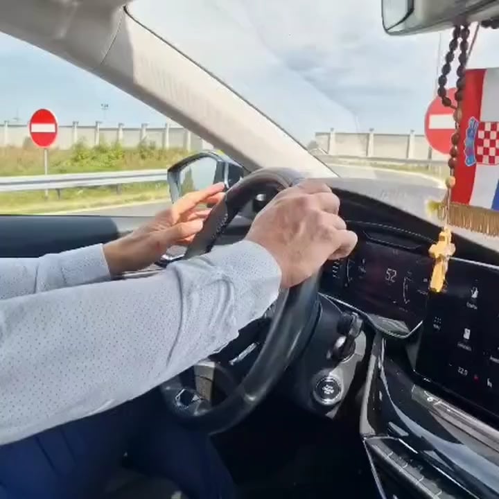 Dario Zurovec corresponds to the haters