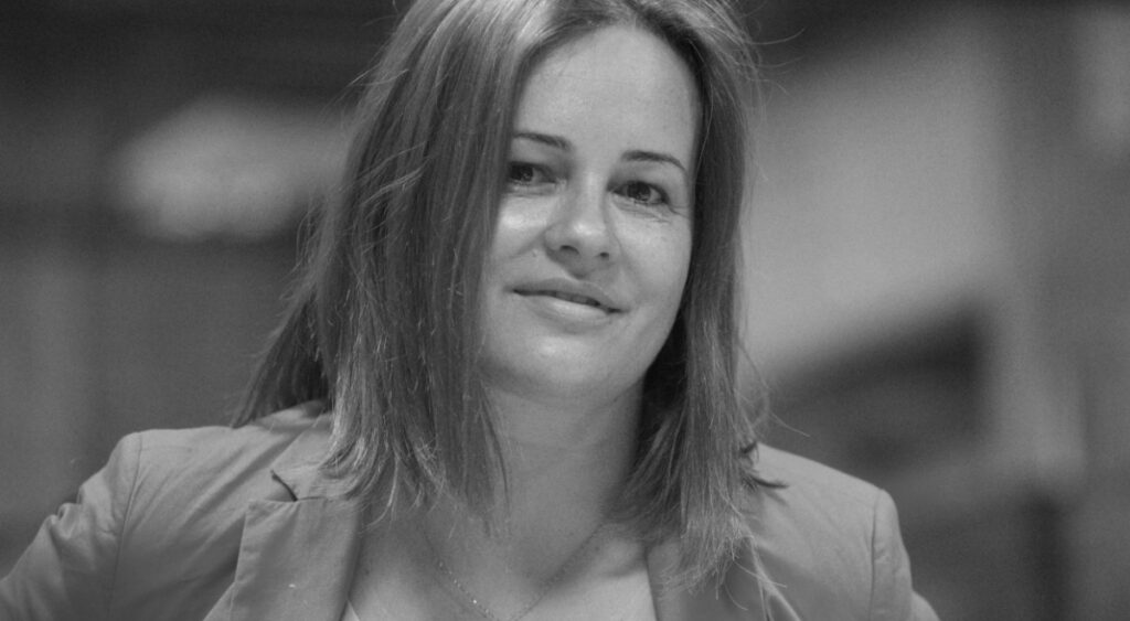 Cabaret star Joanna Kołaczkowska posthumously awarded one of Poland’s highest state honours Joanna Kołaczkowska (1966-2025)