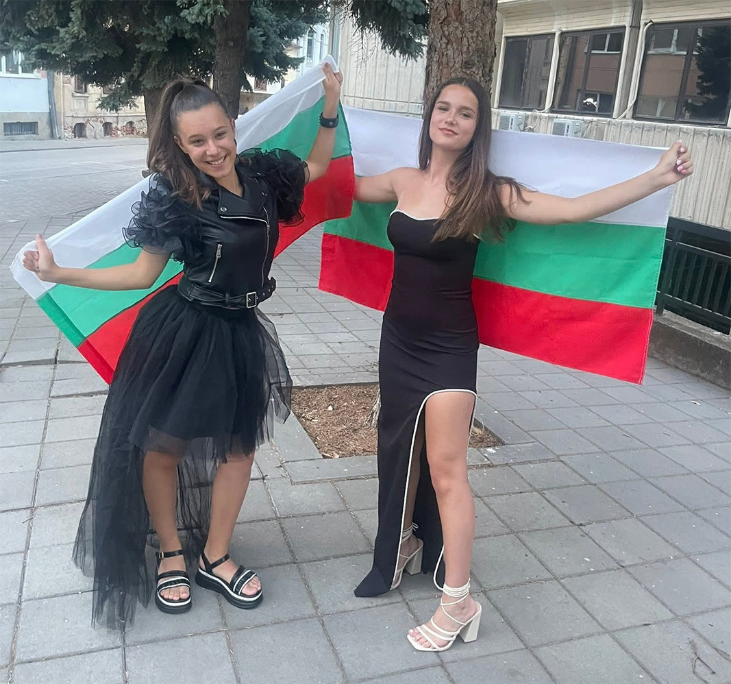 Madeleine Tomova with the other Bulgarian participant – Eda Ilieva