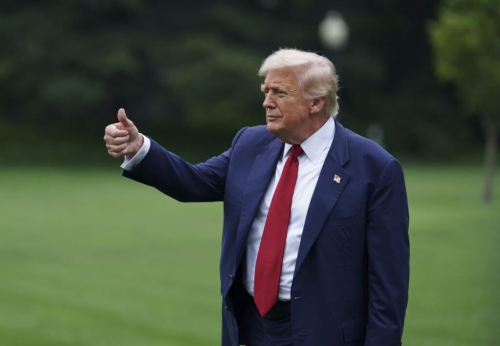"Bloomberg": Trump thanks Kosovo for accepting US deportees