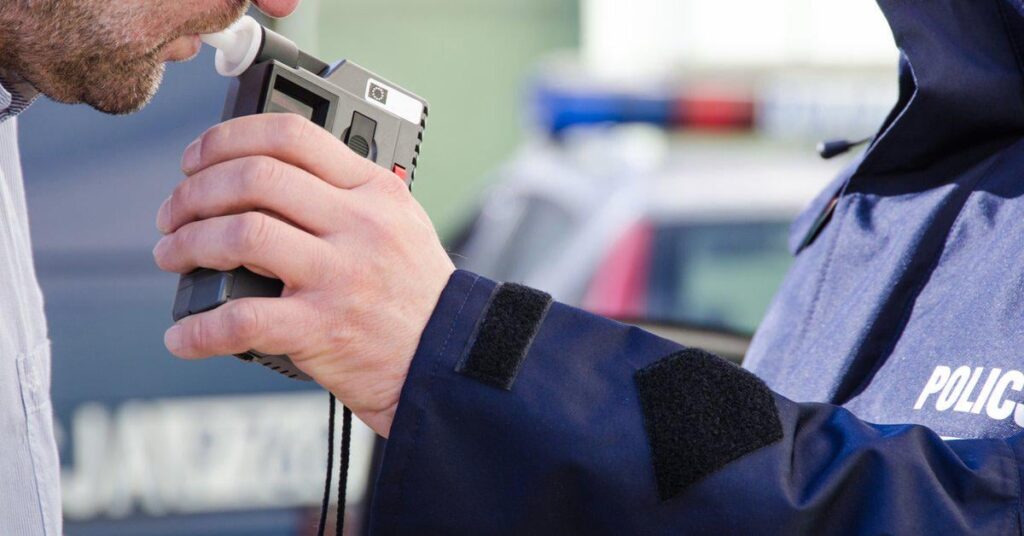 The SOP officer returned to service. Earlier, the police caught him on drunk driving The SOP officer returned to service. Earlier, the police caught him on drunk driving
