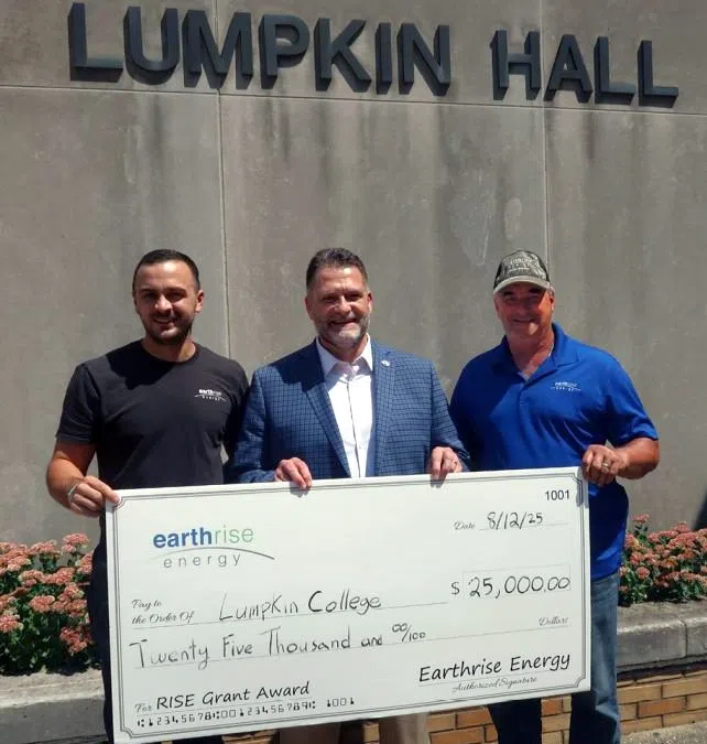 EIU Receives $25,000 Grant From Earthrise Energy’s RISE Grant Program