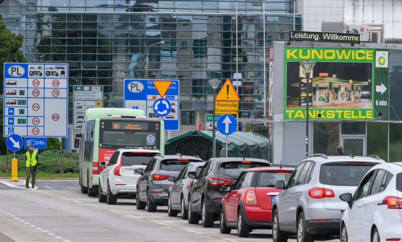 Poland to extend border controls with Germany and Lithuania Yahoo news home