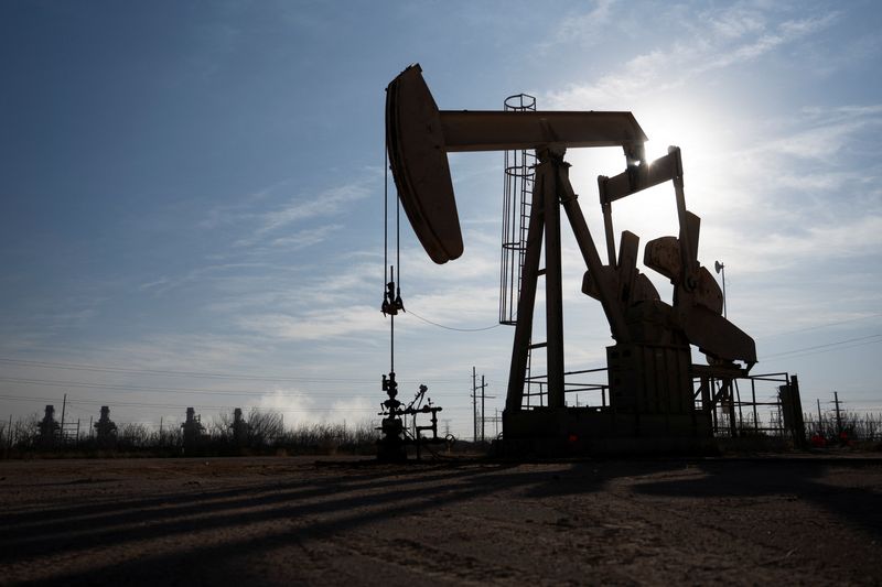 Oil falls from almost three-week high driven by Russian supply risks