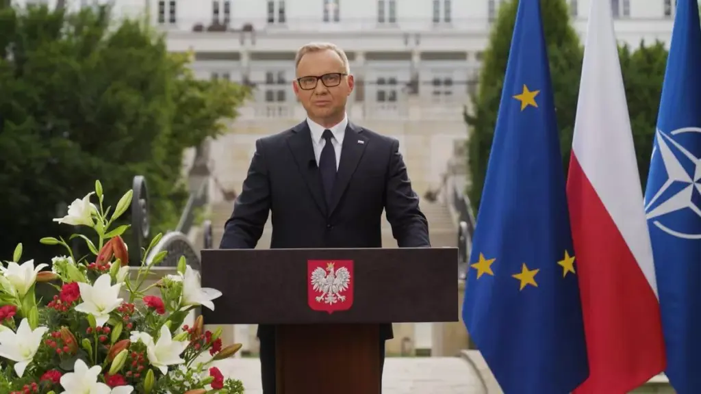 Poland’s outgoing president vows continued public service after final address Poland’s outgoing president vows continued public service after final address