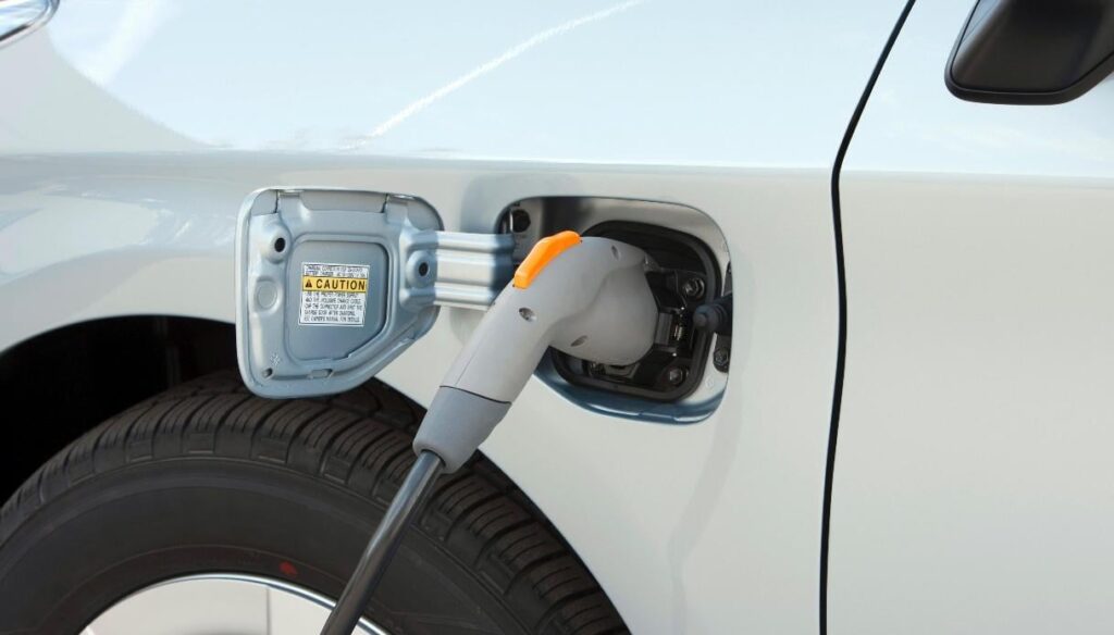 Electric cars in Italy are less than 1%, the worst in EU together with Bulgaria Electric cars in Italy are less than 1%, the worst in EU together with Bulgaria