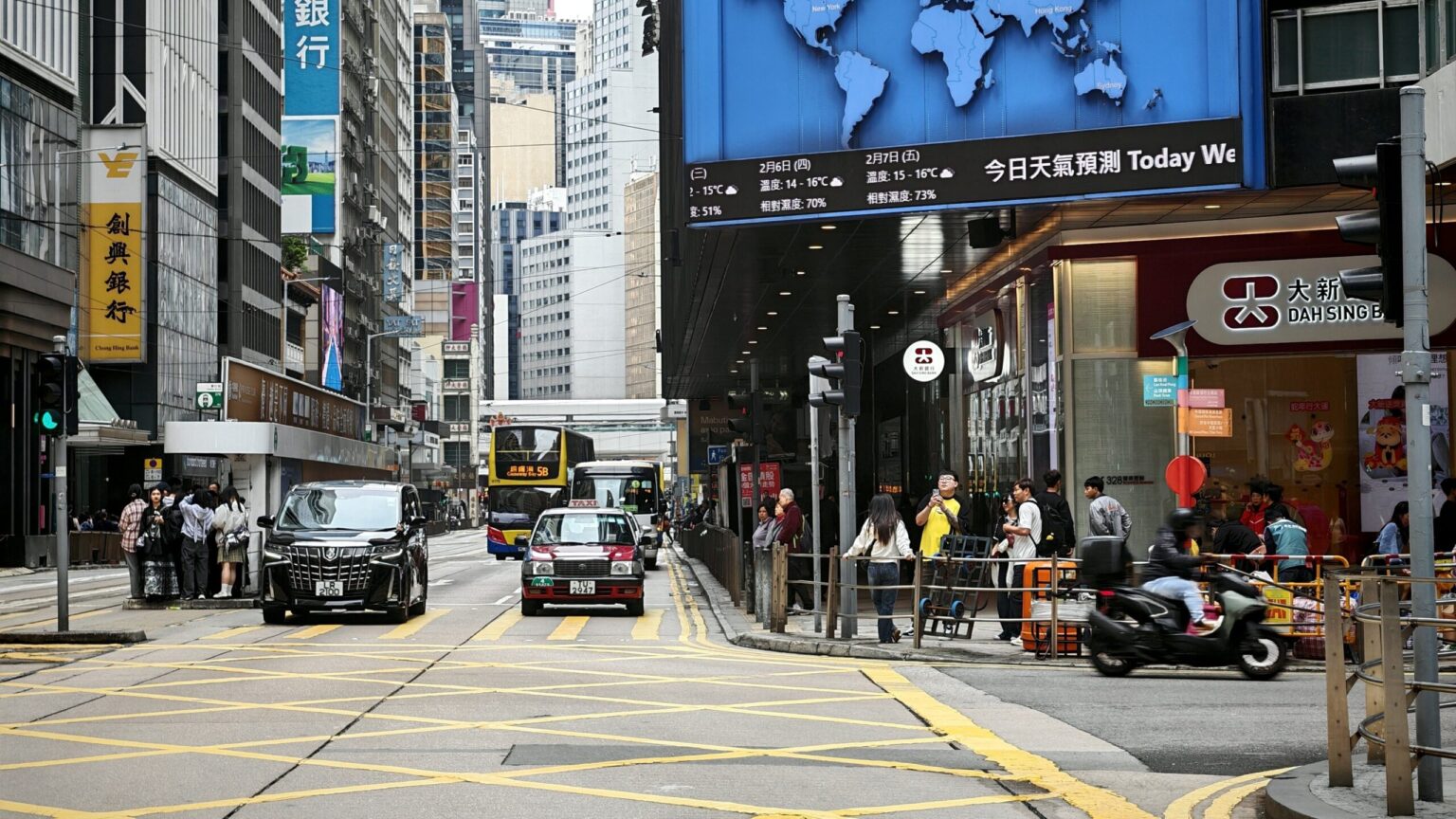 Hong Kong, China: Sustaining Recovery in a Fragmenting Global Economy - ASEAN+3 Macroeconomic Research Office