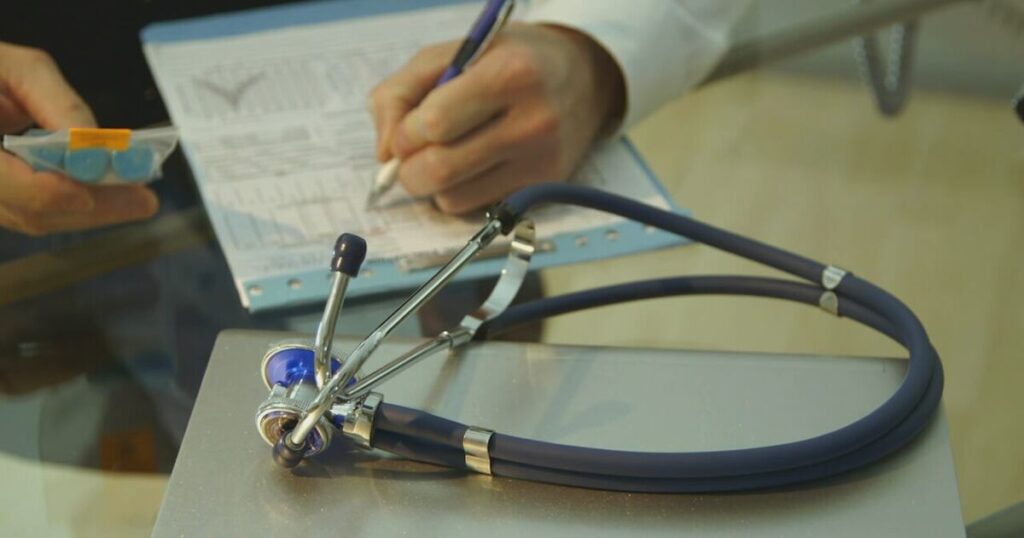 25,000 GA seniors losing health insurance after company put in receivership – WSB-TV Channel 2