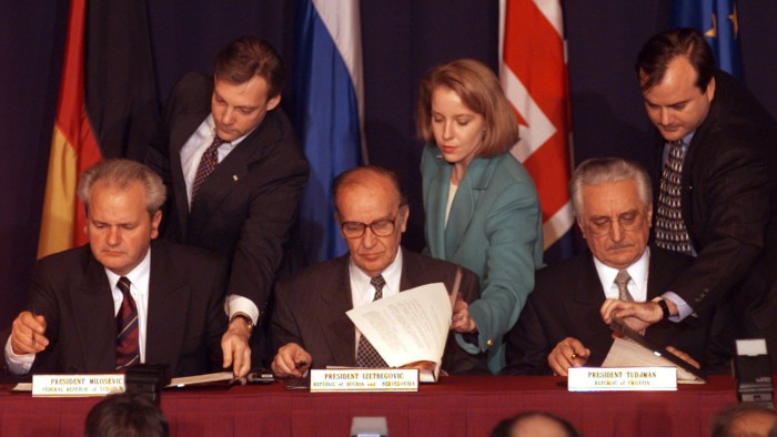 Serbian President Slobodan Milošević, Bosnian President Alija Izetbegović and Croatian President Franjo Tuđman in Dayton, Ohio, in 1995