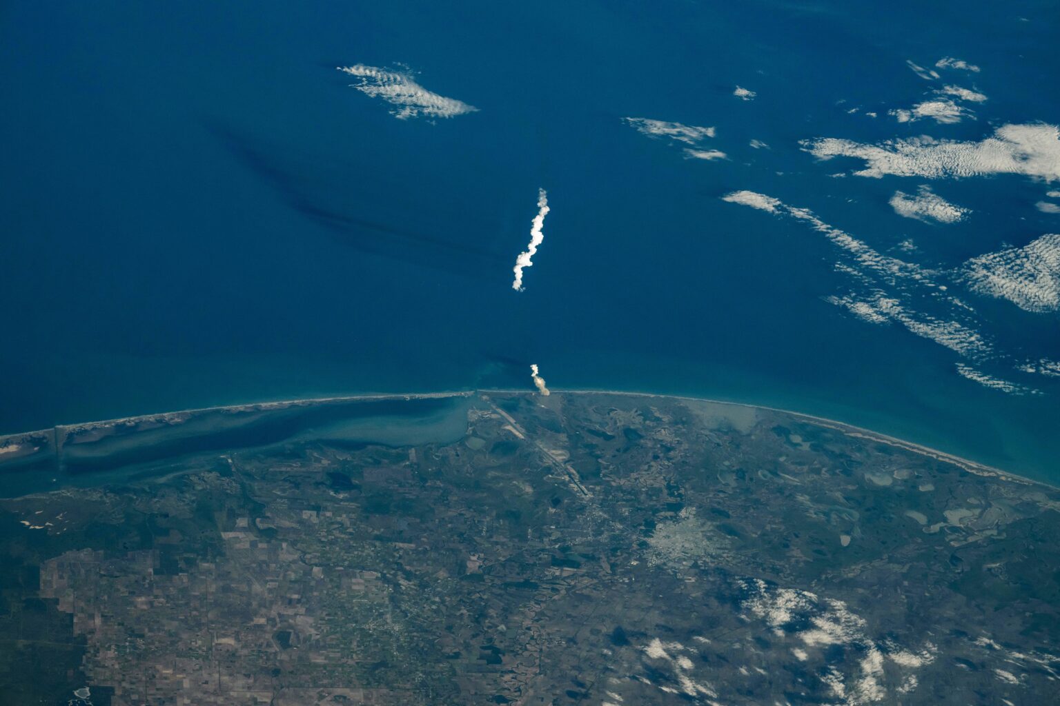 My best photo of the Starship Flight 6 launch from the ISS!