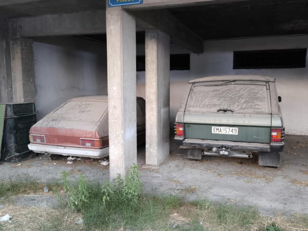 Abandoned Cars in Kalampa (meeta) Abandoned Cars in Kalampa (meeta)
