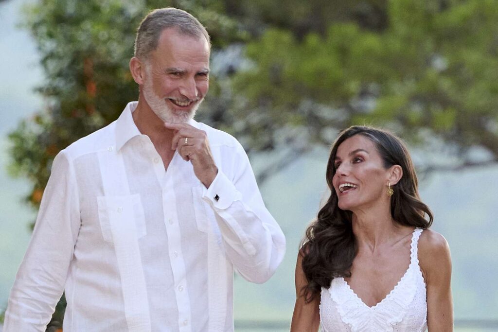 King Felipe and Queen Letizia of Spain Vacation in Dutch Royals’ Greek Residence: Report King Felipe and Queen Letizia of Spain Vacation in Dutch Royals' Greek Residence: Report