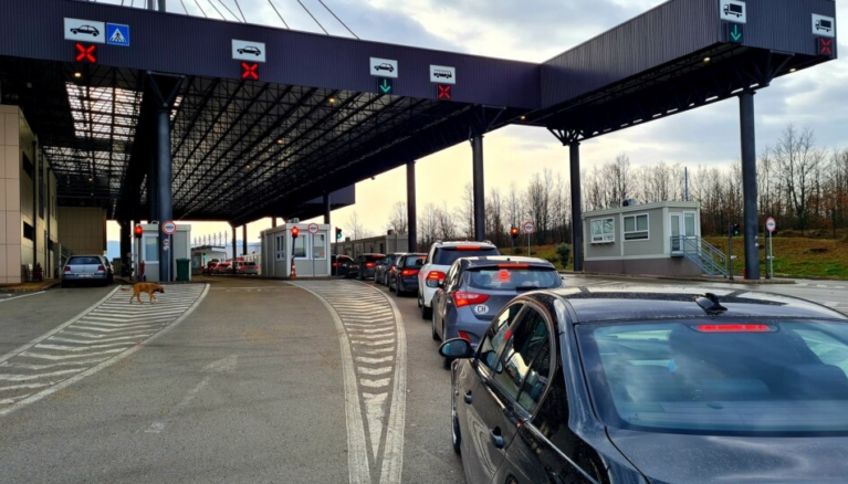 Over three hours of waiting in Merdare to leave Kosovo – This is the situation at the border points