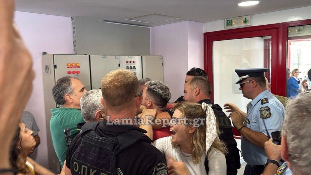 Adonis unwanted in the country's hospitals - tension at the inauguration of ICT in Lamia (video)