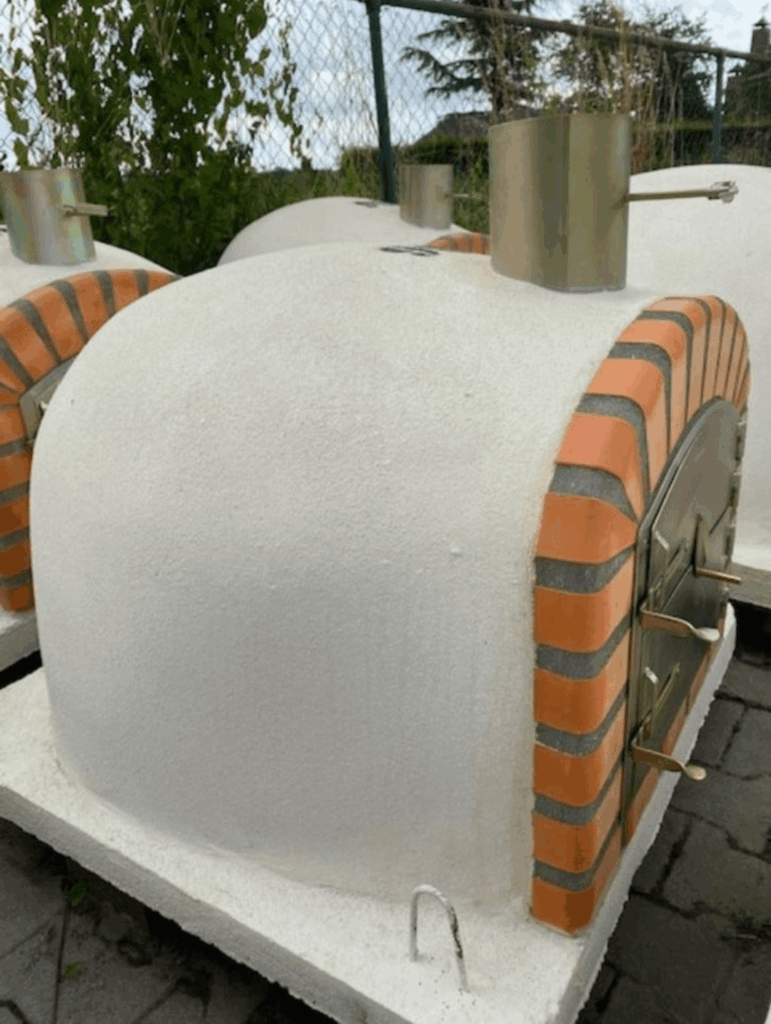 Spanish wood oven for pizzas