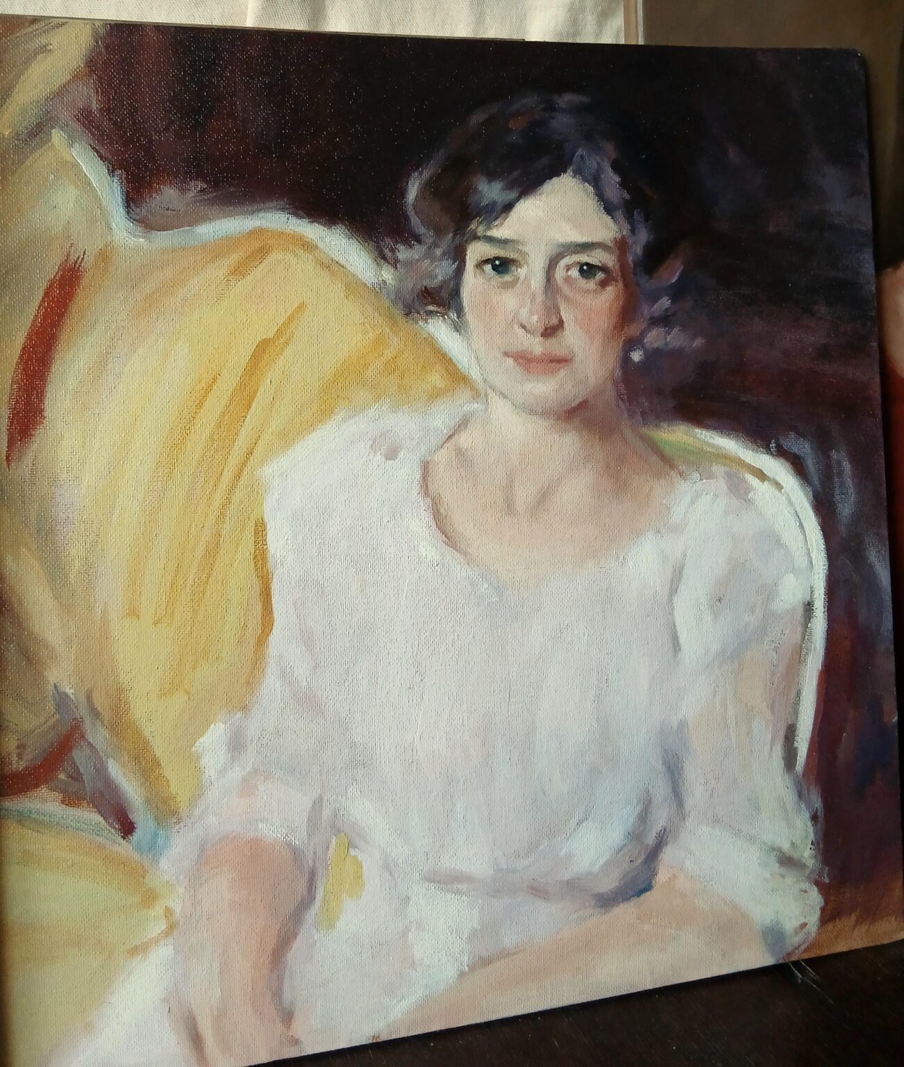 Clotilde copy sitting on a Joaquín Sorolla sofa