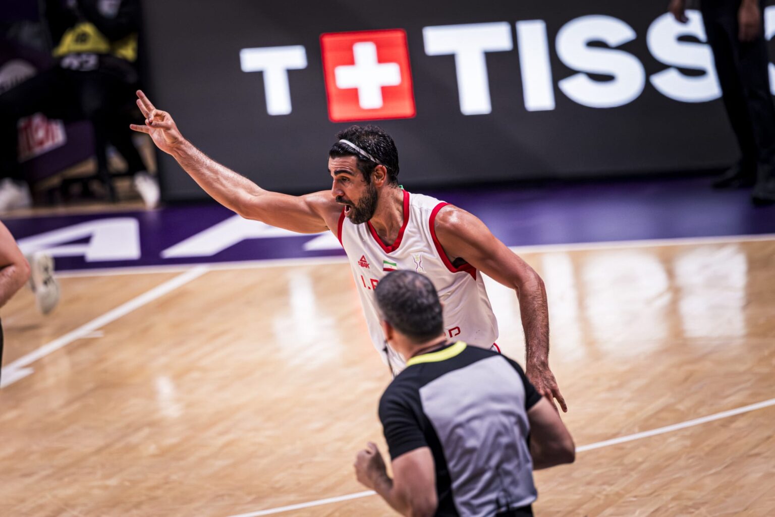 Kazemi leads Iran back to podium with third-place win over New Zealand