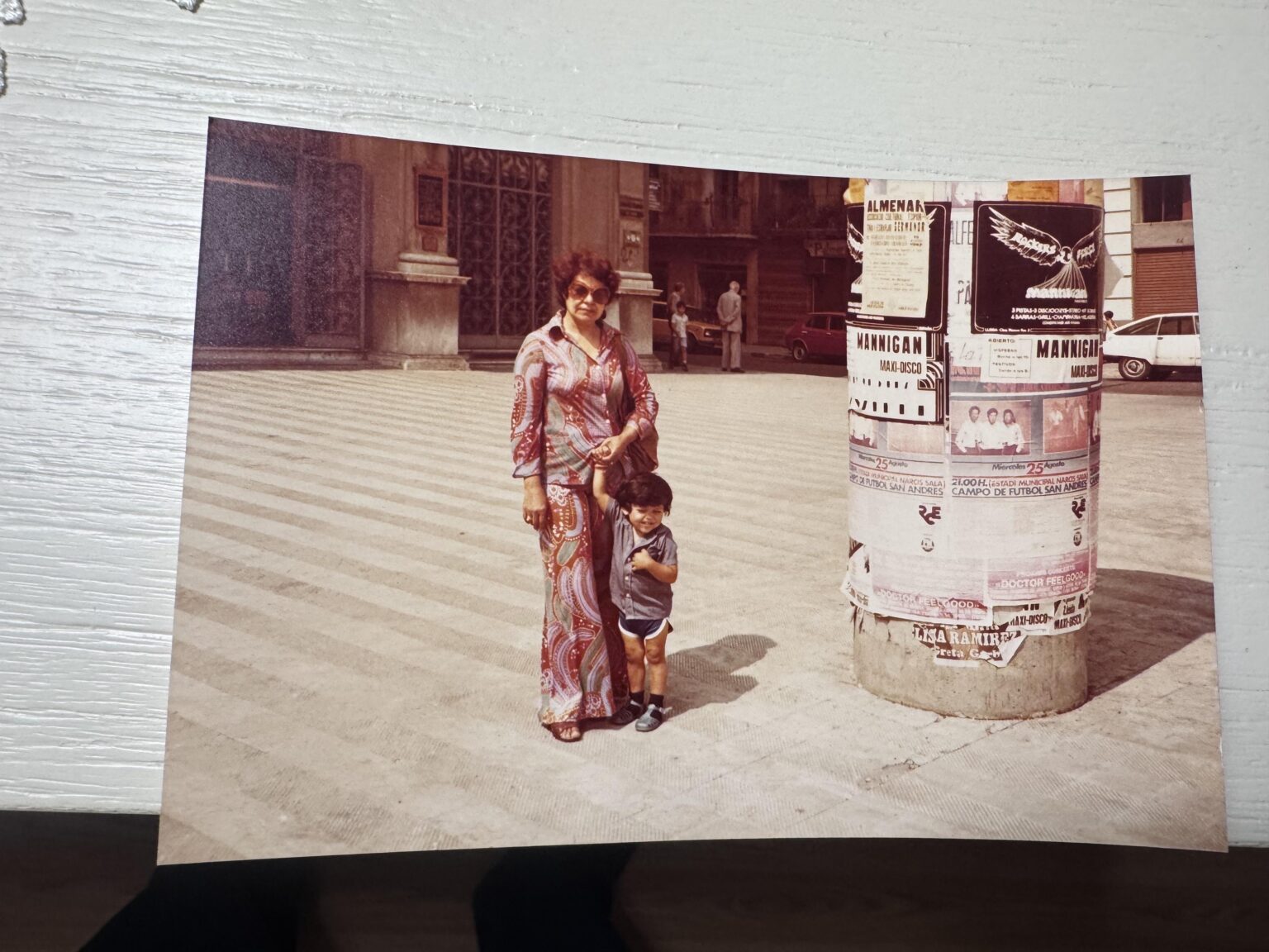 Hello, I am from the United States and I am trying to figure out where this picture was taken when I was a child. I believe it is somewhere in Barcelona.  Any help would be appreciated thank you.