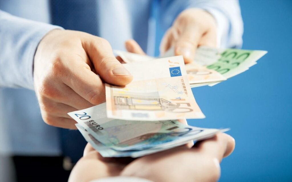 EUR 567.51 The difference in public and private pensions