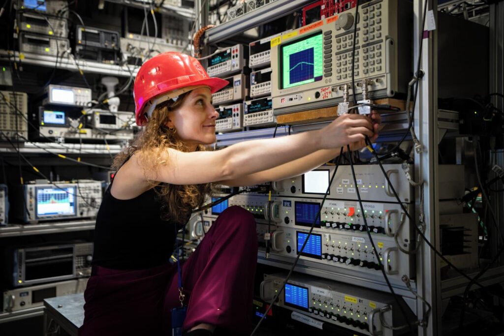 CERN Collaboration Traps Antiproton Qubit for One Minute - The BASE collaboration at CERN has, for the first time, demonstrated a functional quantum bit, or qubit, utilising an antiproton.