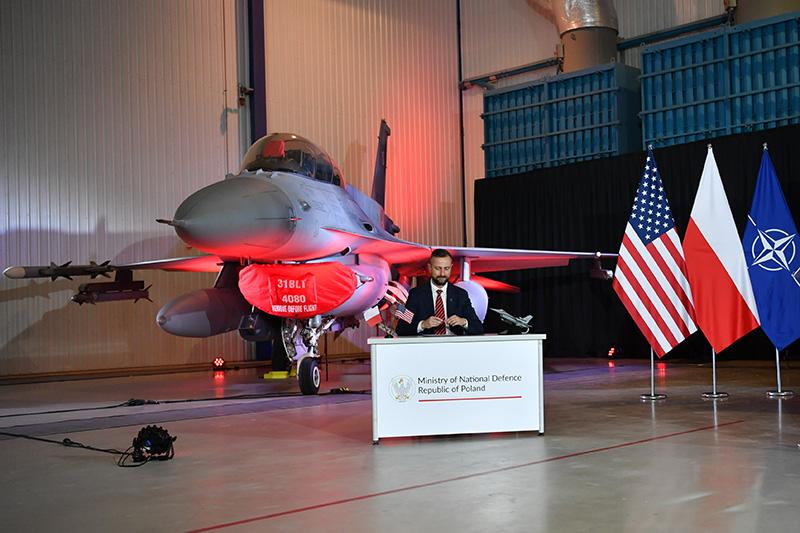 Polish F-16